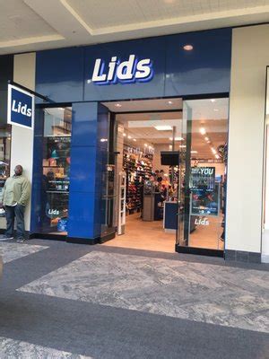 lids wauwatosa wi.